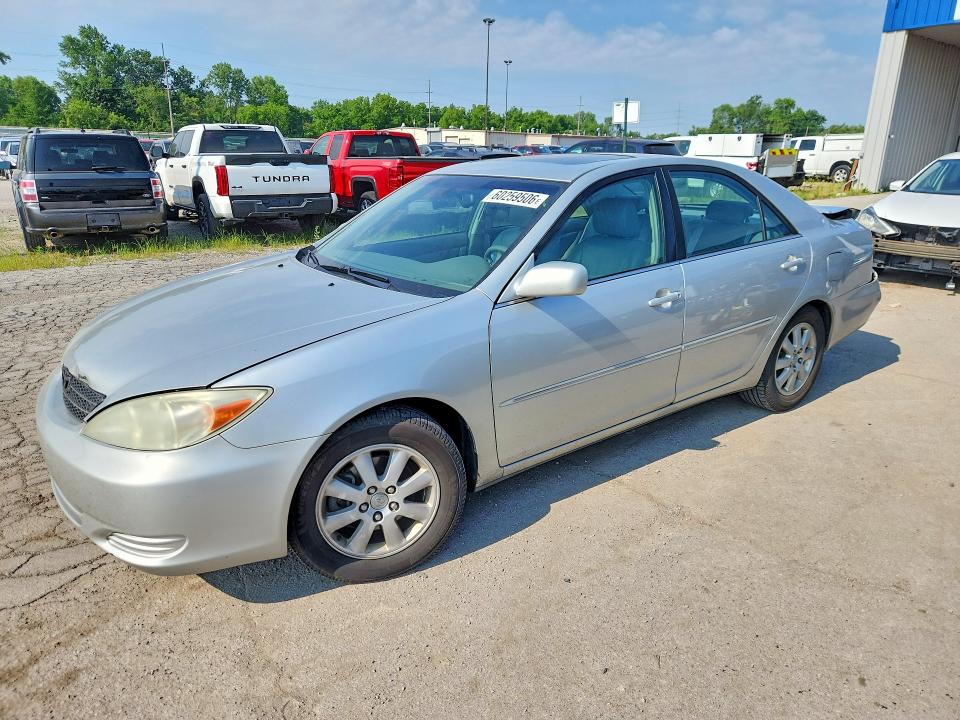 60259506 :رقم المزاد ، 4T1BF30K22U506639 vin ، 2002 Toyota Camry مزاد بيع