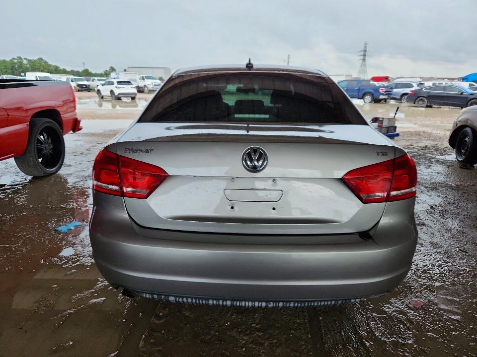 61040116 :رقم المزاد ، 1VWAT7A31EC086385 vin ، 2014 Volkswagen Passat مزاد بيع