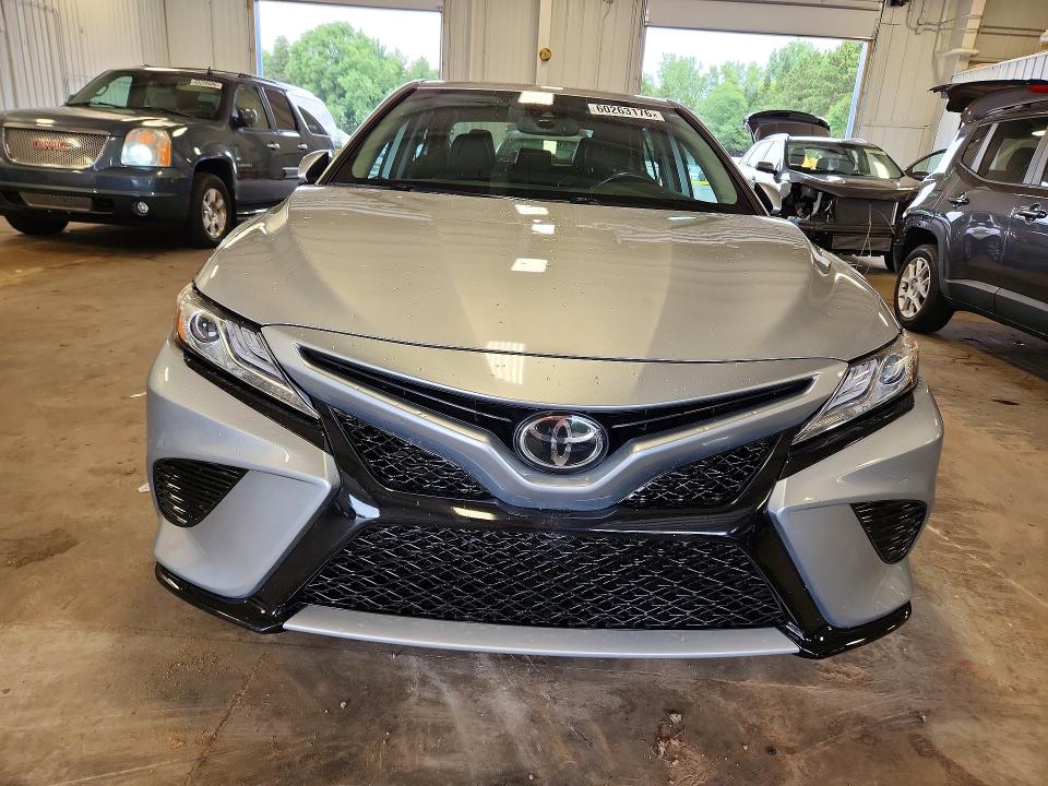 60263176 :رقم المزاد ، 4T1K61BKXLU006067 vin ، 2020 Toyota Camry مزاد بيع