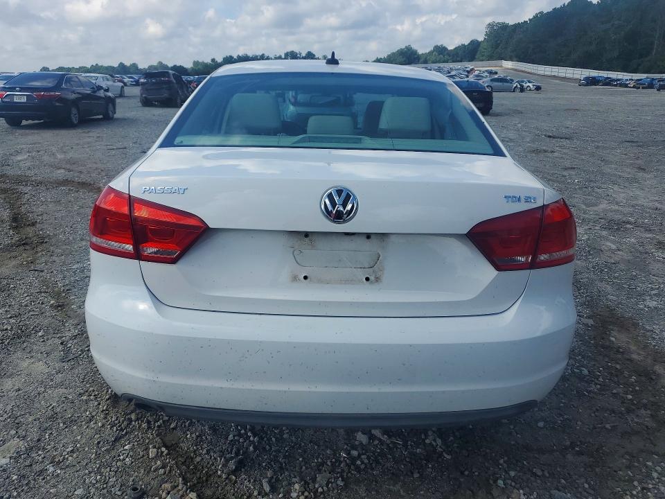 61296596 :رقم المزاد ، 1VWBN7A36EC052599 vin ، 2014 Volkswagen Passat مزاد بيع