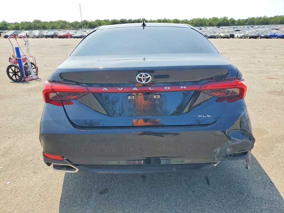 62293226 :رقم المزاد ، 4T1AZ1FB9NU079284 vin ، 2022 Toyota Avalon مزاد بيع