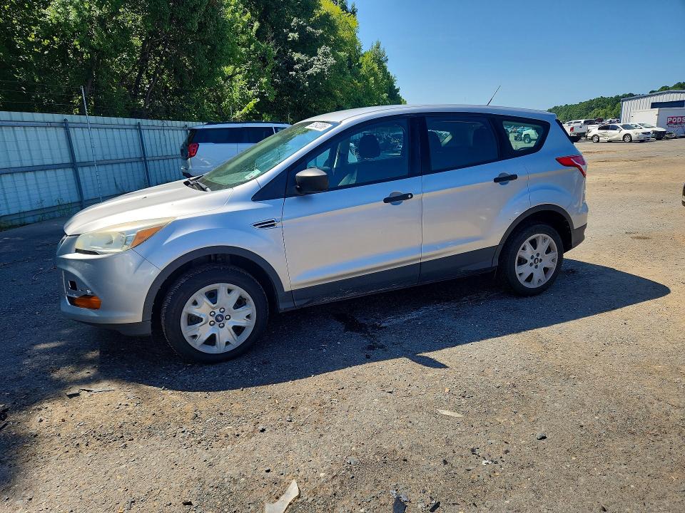 62642206 :رقم المزاد ، 1FMCU0F77GUB79545 vin ، 2016 Ford Escape مزاد بيع