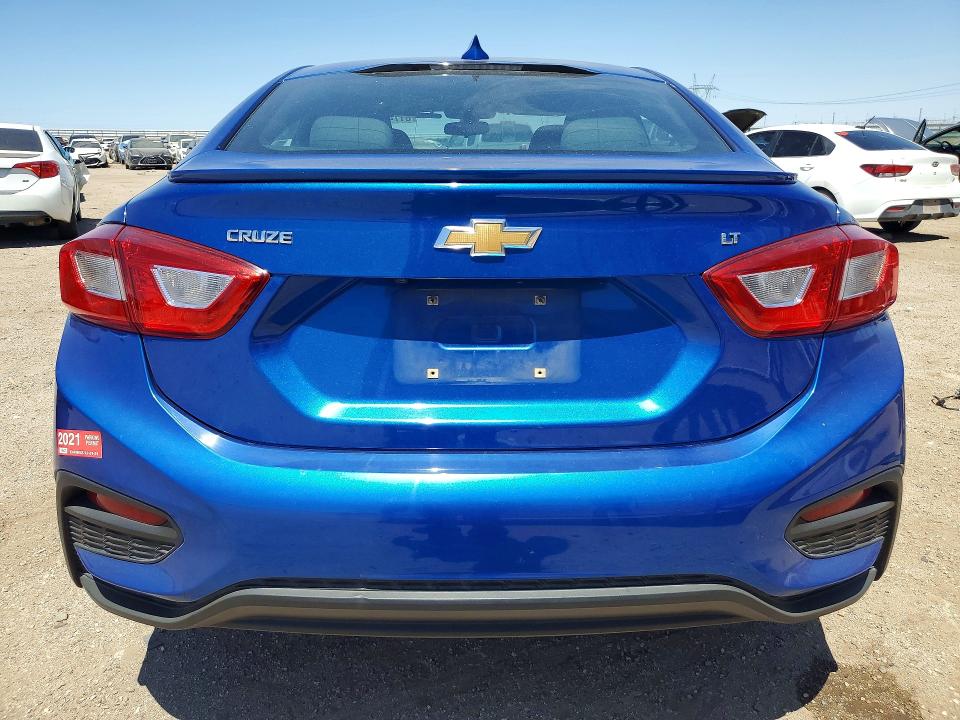 61745726 :رقم المزاد ، 1G1BE5SM9J7222769 vin ، 2018 Chevrolet Cruze مزاد بيع
