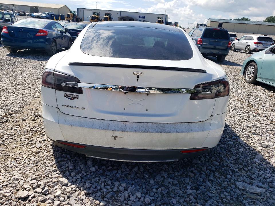 60928856 :رقم المزاد ، 5YJSA1DP7DFP06103 vin ، 2013 Tesla Model S مزاد بيع