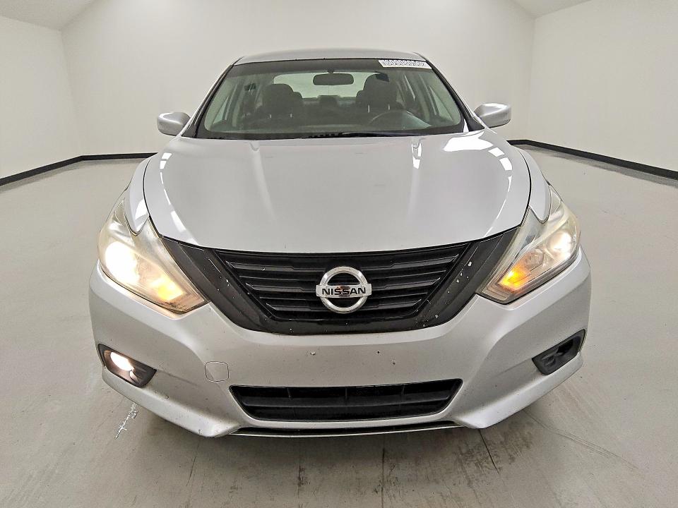 60908056 :رقم المزاد ، 1N4AL3AP5JC124621 vin ، 2018 Nissan Altima مزاد بيع