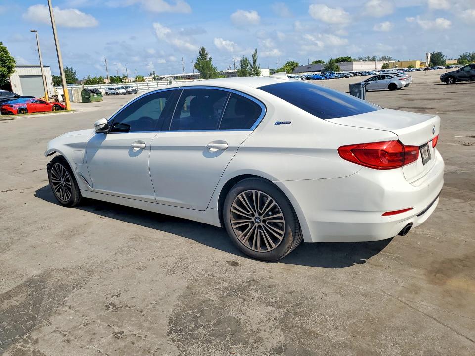 2019 Bmw 530e მანქანა იყიდება აუქციონზე, vin: WBAJA9C54KB392806, აუქციონის ნომერი: 62105286