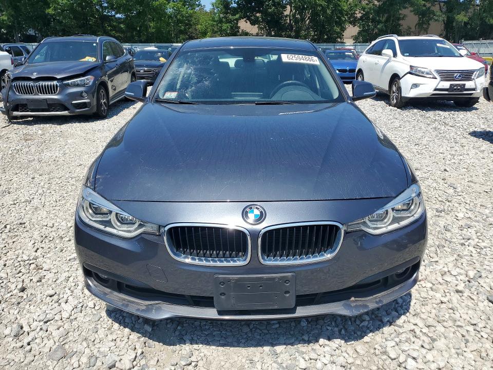 62594886 :رقم المزاد ، WBA8E5G55JNU47105 vin ، 2018 Bmw 320 مزاد بيع