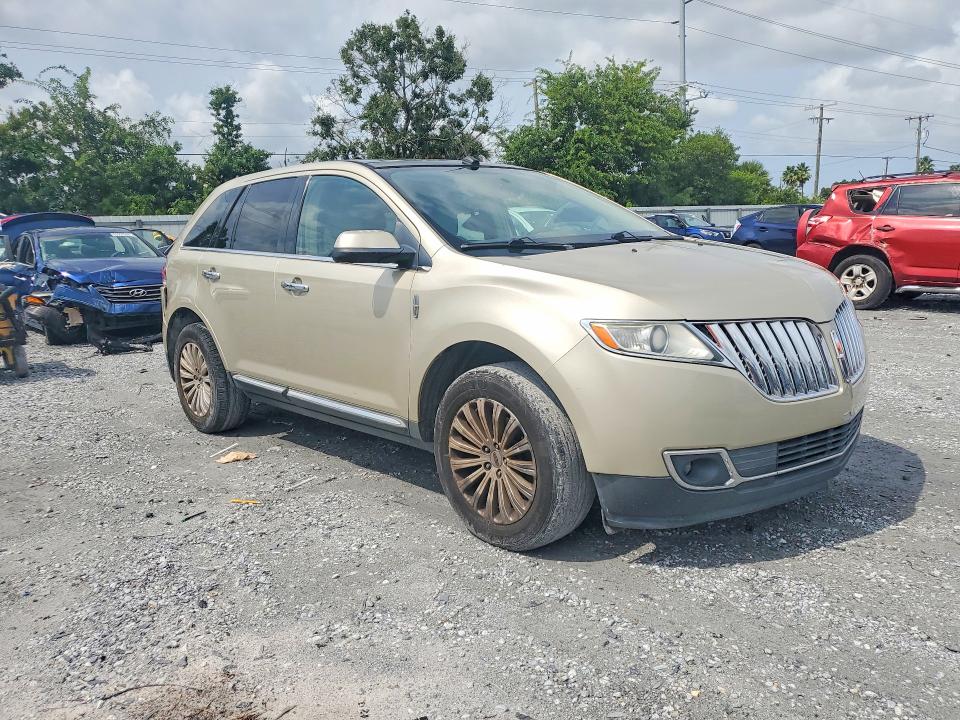62798816 :رقم المزاد ، 2LMDJ6JK5BBJ20329 vin ، 2011 Lincoln Mkx مزاد بيع