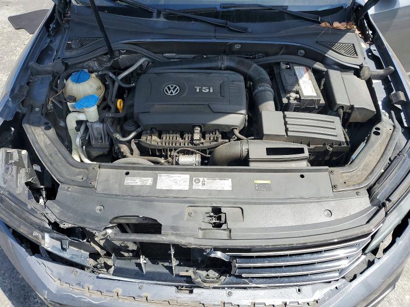 61672936 :رقم المزاد ، 1VWAS7A34GC025960 vin ، 2016 Volkswagen Passat مزاد بيع