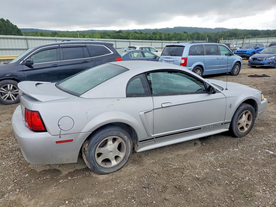 60819206 :رقم المزاد ، 1FAFP4047YF226325 vin ، 2001 Ford Mustang مزاد بيع