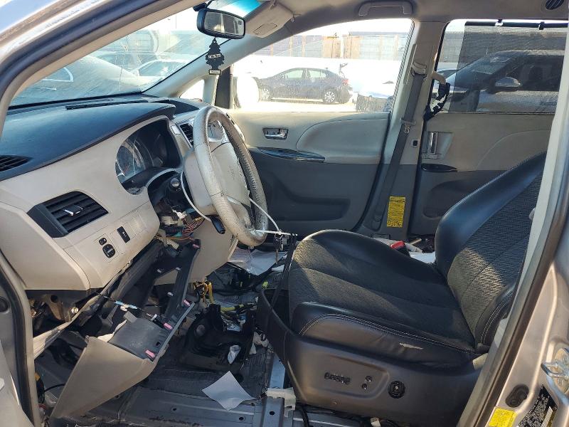 60819506 :رقم المزاد ، 5TDXK3DC3DS289618 vin ، 2013 Toyota Sienna مزاد بيع