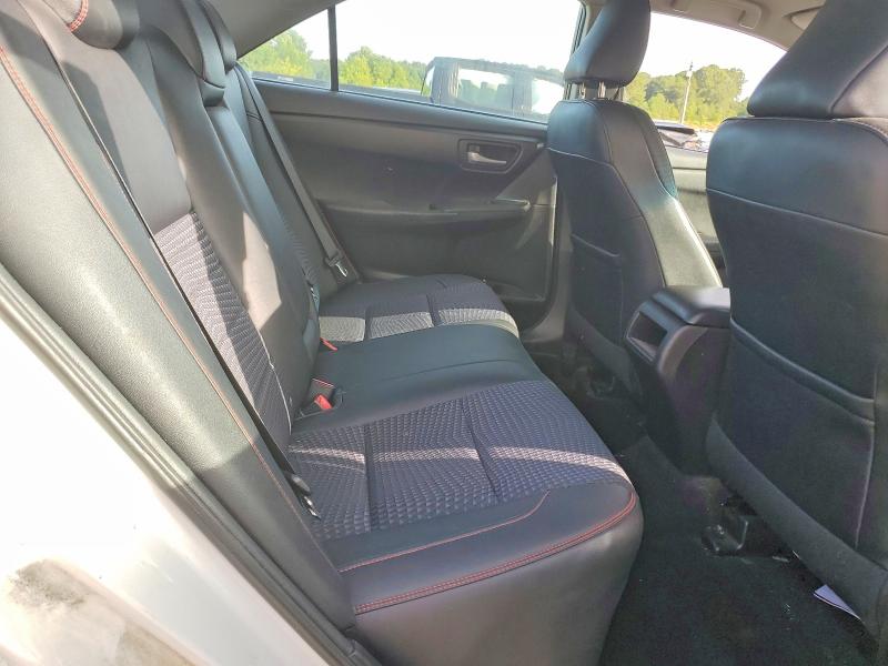 61993986 :رقم المزاد ، 4T1BF1FK9FU087481 vin ، 2015 Toyota Camry مزاد بيع
