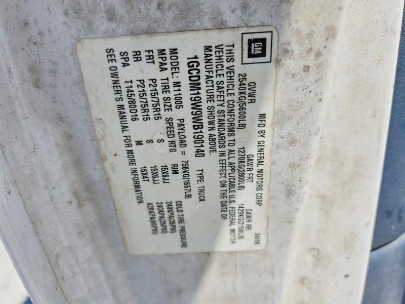 1998 Chevrolet Astro მანქანა იყიდება აუქციონზე, vin: 1GCDM19W9WB190140, აუქციონის ნომერი: 61113726