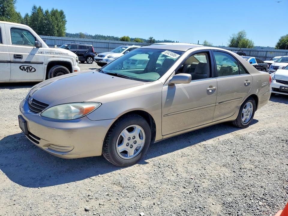 63424686 :رقم المزاد ، 4T1BE32K42U520915 vin ، 2002 Toyota Camry مزاد بيع