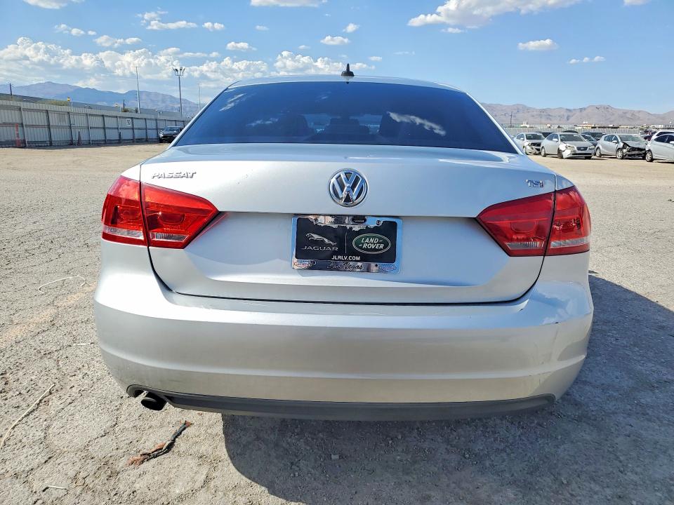 61089416 :رقم المزاد ، 1VWAS7A31FC120698 vin ، 2015 Volkswagen Passat مزاد بيع