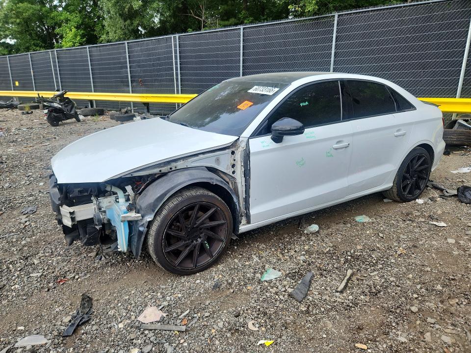60733166 :رقم المزاد ، WAUACGFF8F1094984 vin ، 2015 Audi A3 مزاد بيع