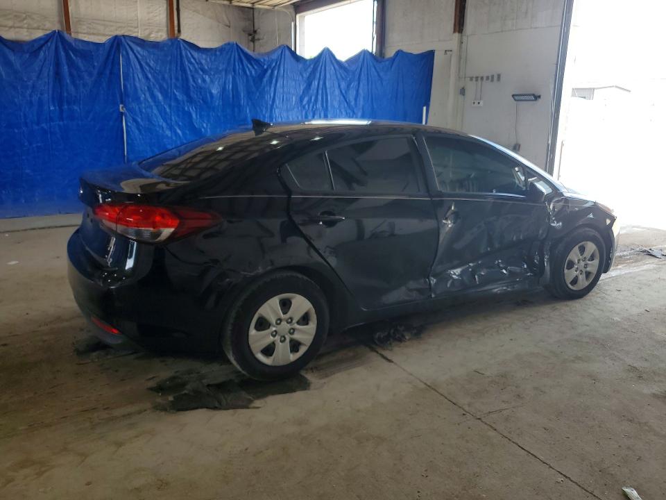 2017 Kia Forte მანქანა იყიდება აუქციონზე, vin: 3KPFK4A77HE136748, აუქციონის ნომერი: 61425856
