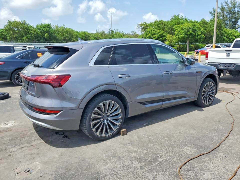2019 Audi E-tron მანქანა იყიდება აუქციონზე, vin: WA1VAAGE5KB011183, აუქციონის ნომერი: 60485126