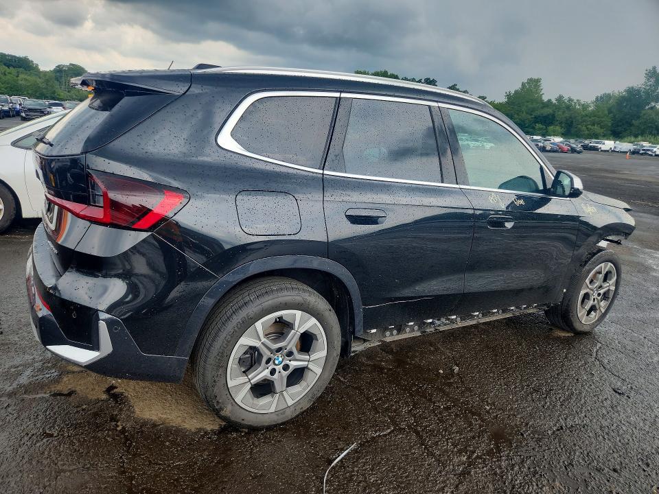 Продаж на аукціоні авто 2023 Bmw X1, vin: WBX73EF01P5W55813, номер лоту: 61382576
