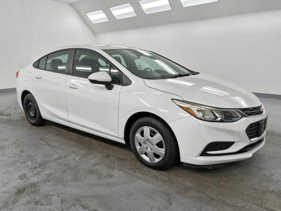 2017 Chevrolet Cruze მანქანა იყიდება აუქციონზე, vin: 1G1BC5SM6H7194817, აუქციონის ნომერი: 60882816