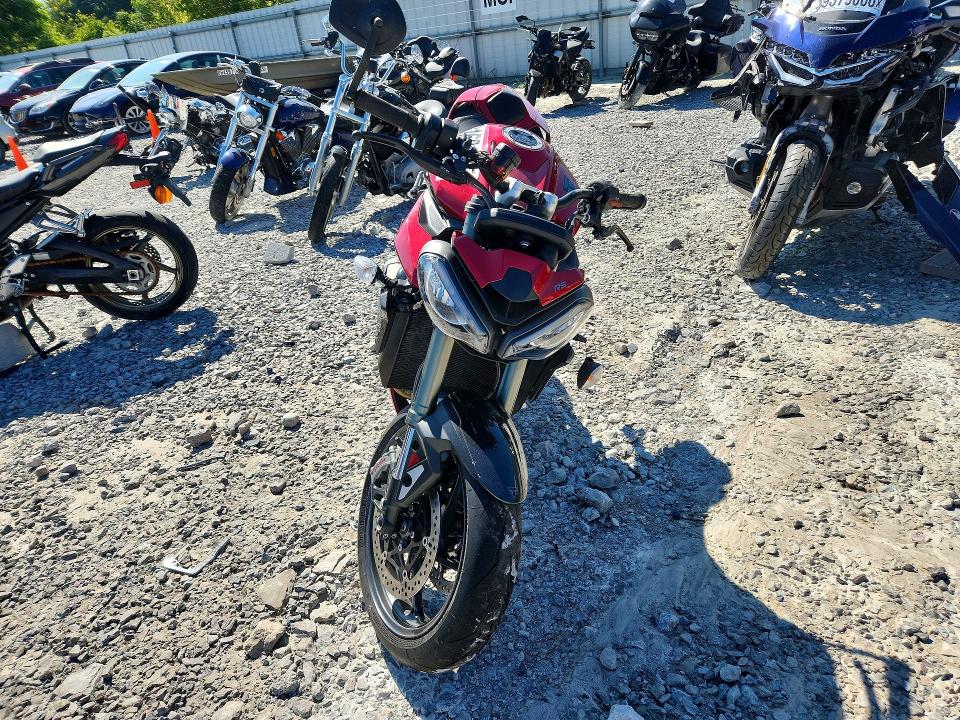 63169156 :رقم المزاد ، SMTA614KXRTBU2862 vin ، 2024 Triumph Motorcycle Street Triple مزاد بيع