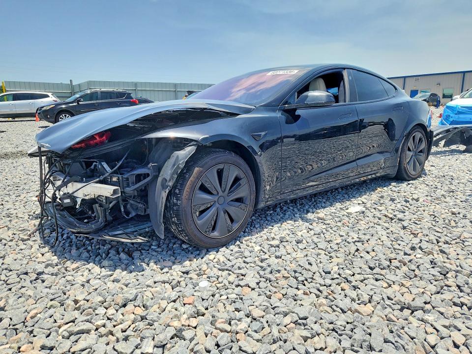 60271336 :رقم المزاد ، 5YJSA1E51MF439845 vin ، 2021 Tesla Model S مزاد بيع