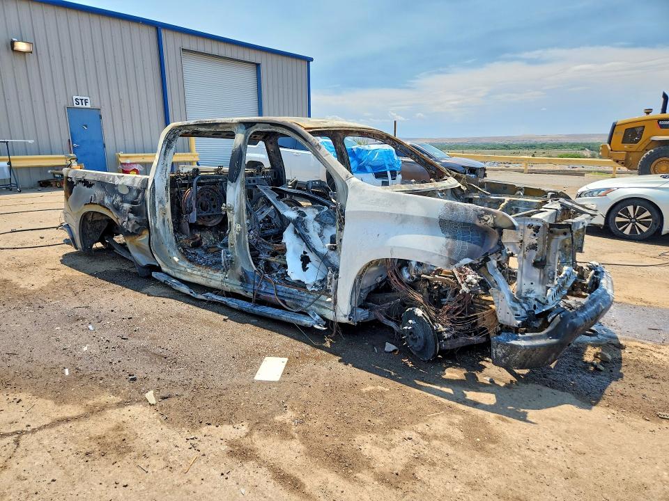 Продажа на аукционе авто 2024 Chevrolet Silverado, vin: 2GCUDEED0R1168933, номер лота: 59734186
