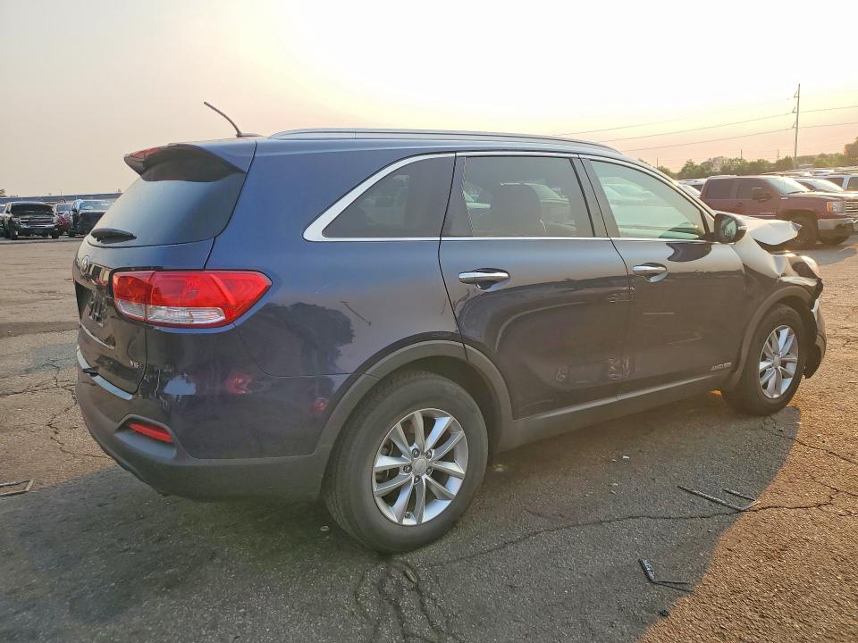 2016 Kia Sorento მანქანა იყიდება აუქციონზე, vin: 5XYPGDA59GG160636, აუქციონის ნომერი: 60072226