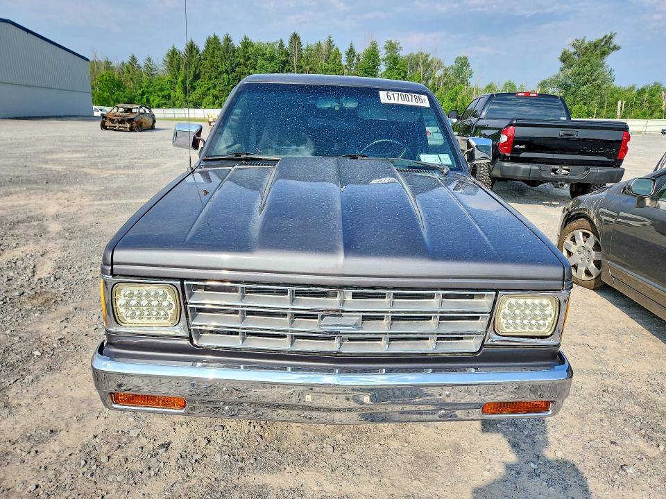 61700786 :رقم المزاد ، 1GNCS18R4J0132185 vin ، 1988 Chevrolet Blazer مزاد بيع