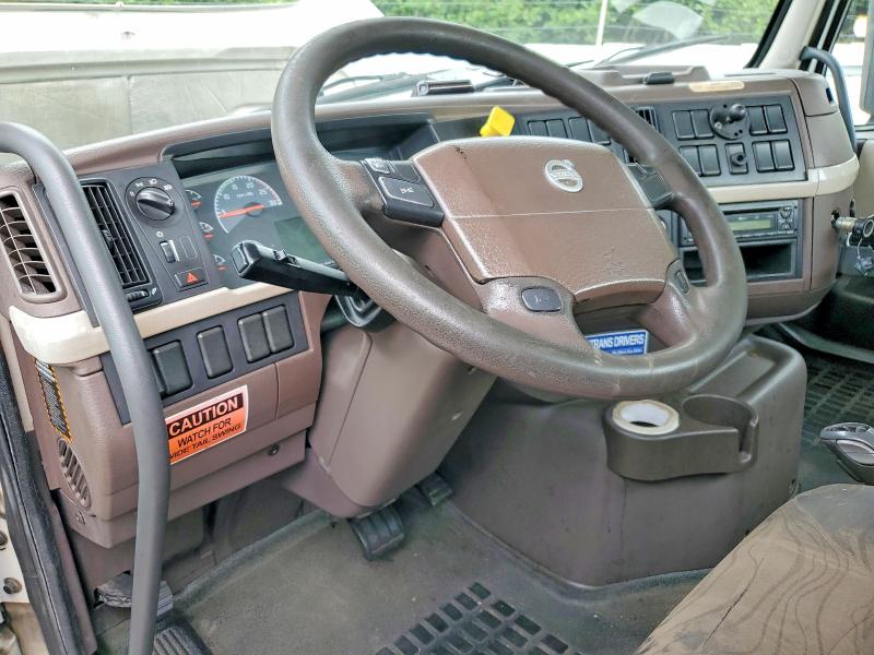 Продаж на аукціоні авто 2014 Volvo Vn, vin: 4V4M19EG4EN182521, номер лоту: 61047296