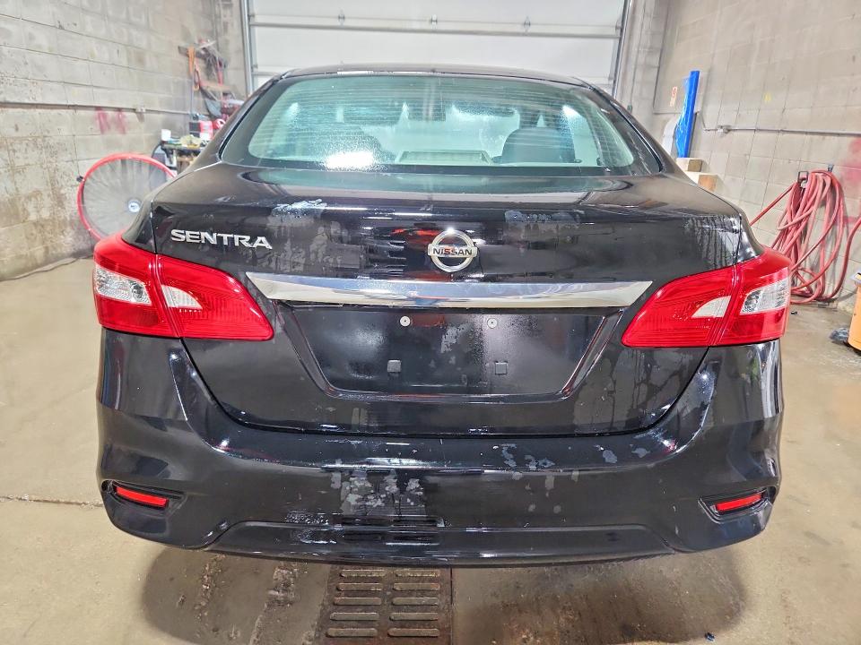 2018 Nissan Sentra მანქანა იყიდება აუქციონზე, vin: 3N1AB7AP5JY323263, აუქციონის ნომერი: 61386686