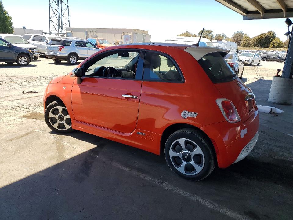 Продажа на аукционе авто 2015 Fiat 500, vin: 3C3CFFGEXFT652916, номер лота: 61634096