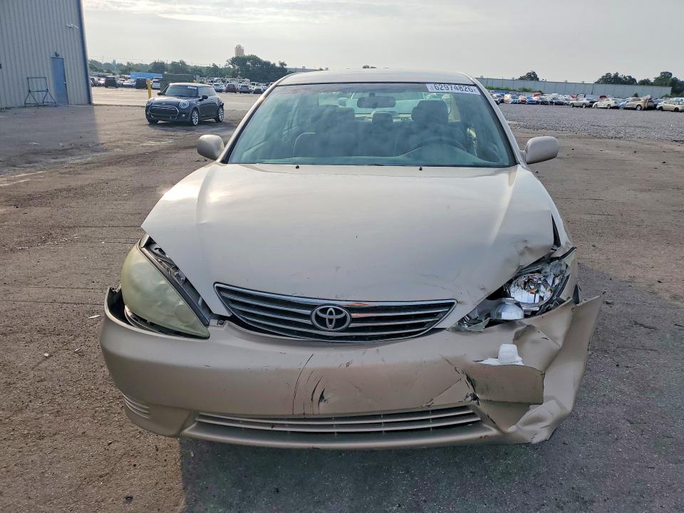 62974826 :رقم المزاد ، 4T1BE32K55U941952 vin ، 2005 Toyota Camry مزاد بيع