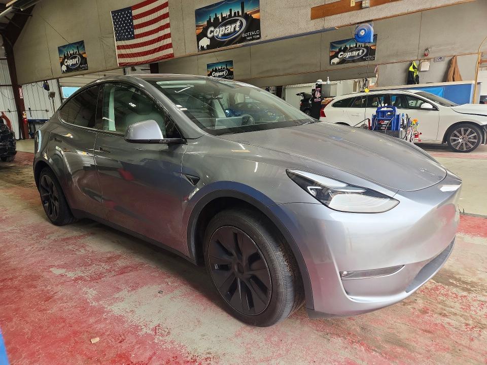 Продажа на аукционе авто 2025 Tesla Model Y, vin: 7SAYGAEE8SF229297, номер лота: 78320145