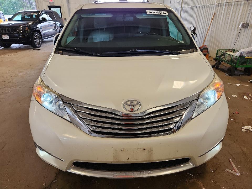 Продажа на аукционе авто 2017 Toyota Sienna, vin: 5TDDZ3DC5HS160929, номер лота: 62038676