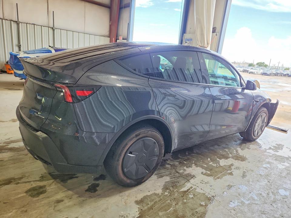 60282196 :رقم المزاد ، 7SAYGDEE0TA686296 vin ، 2026 Tesla Model Y مزاد بيع