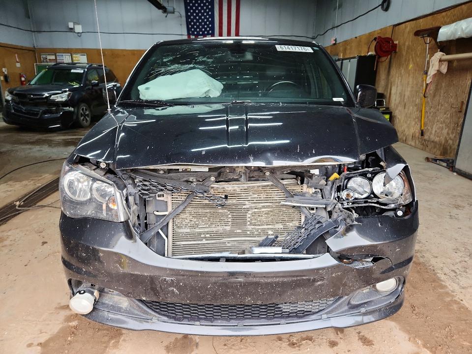 61417176 :رقم المزاد ، 2C4RDGEG2KR769893 vin ، 2019 Dodge Grand Caravan مزاد بيع