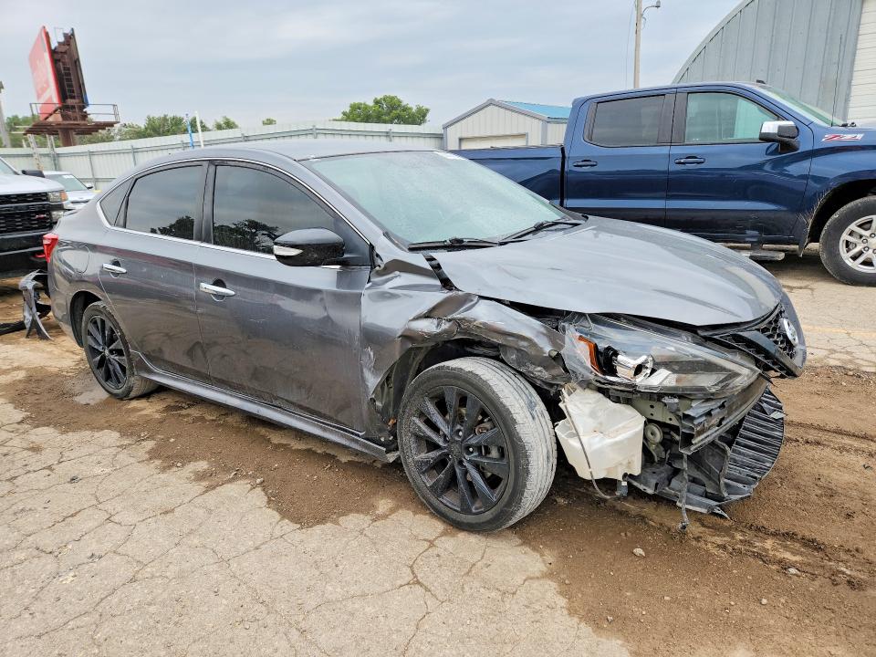 62107556 :رقم المزاد ، 3N1AB7AP6JY237153 vin ، 2018 Nissan Sentra مزاد بيع