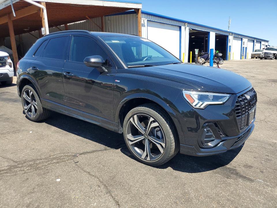 58087756 :رقم المزاد ، WA1EECF39P1022216 vin ، 2023 Audi Q3 مزاد بيع