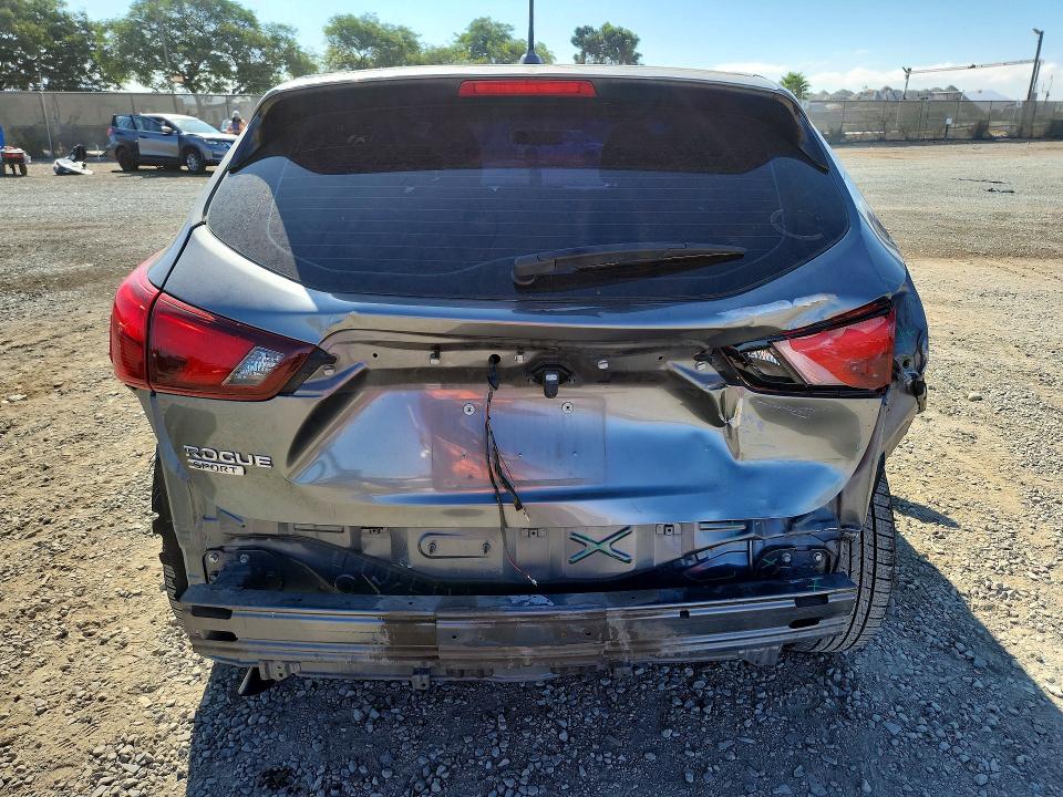 62145556 :رقم المزاد ، JN1BJ1CP0HW029742 vin ، 2017 Nissan Rogue Sport مزاد بيع