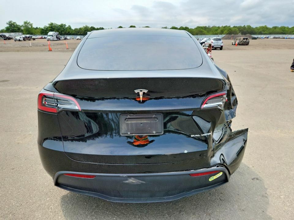 Продаж на аукціоні авто 2024 Tesla Model Y, vin: 7SAYGAEE0RF987127, номер лоту: 62706506