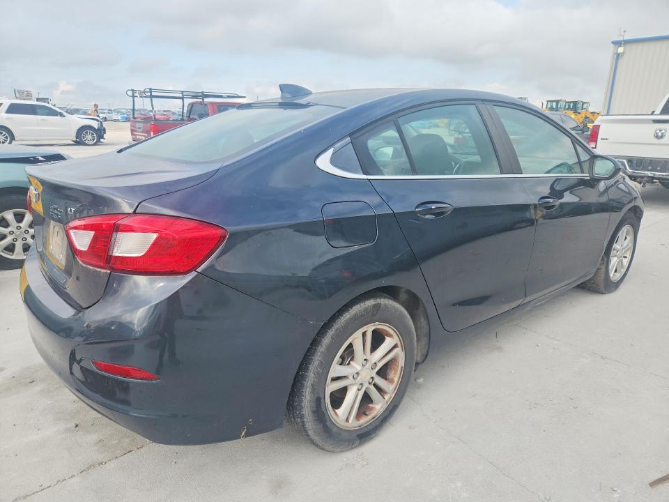61019966 :رقم المزاد ، 1G1BE5SM6J7125609 vin ، 2018 Chevrolet Cruze مزاد بيع
