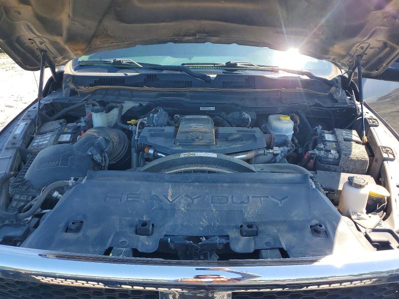 60562516 :رقم المزاد ، 3C6UR5CL0JG378799 vin ، 2018 Ram 2500 مزاد بيع