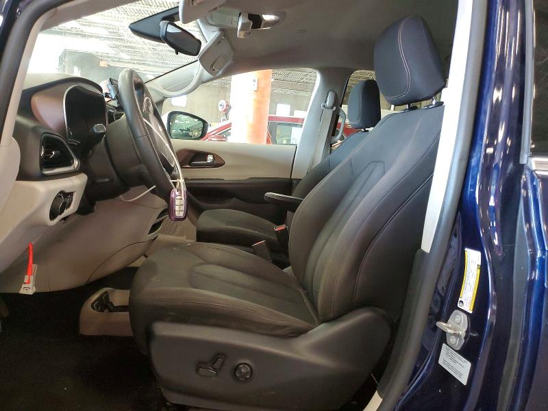 60389006 :رقم المزاد ، 2C4RC1DG8HR522212 vin ، 2017 Chrysler Pacifica مزاد بيع