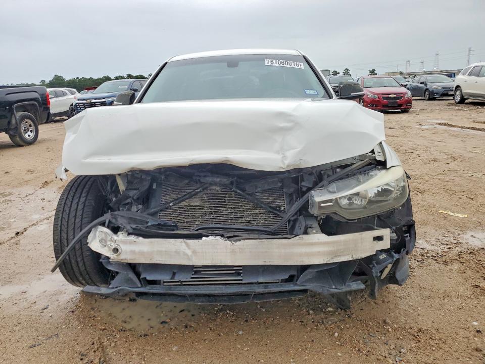 61060016 :رقم المزاد ، WBA3B3C52DF541888 vin ، 2013 Bmw 328 مزاد بيع