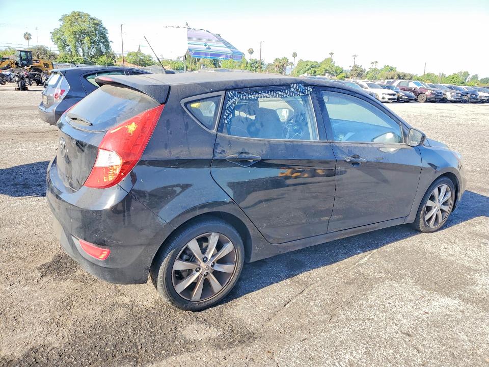 2012 Hyundai Accent მანქანა იყიდება აუქციონზე, vin: KMHCU5AE5CU004613, აუქციონის ნომერი: 63052856