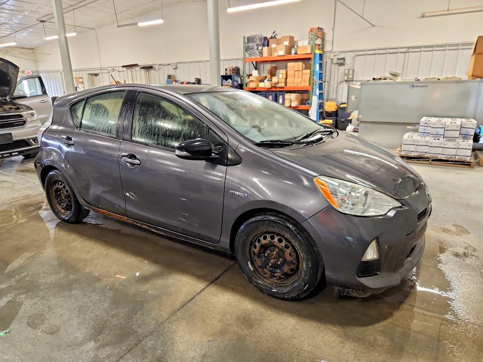 Продажа на аукционе авто 2013 Toyota Prius C, vin: JTDKDTB33D1540352, номер лота: 62568826