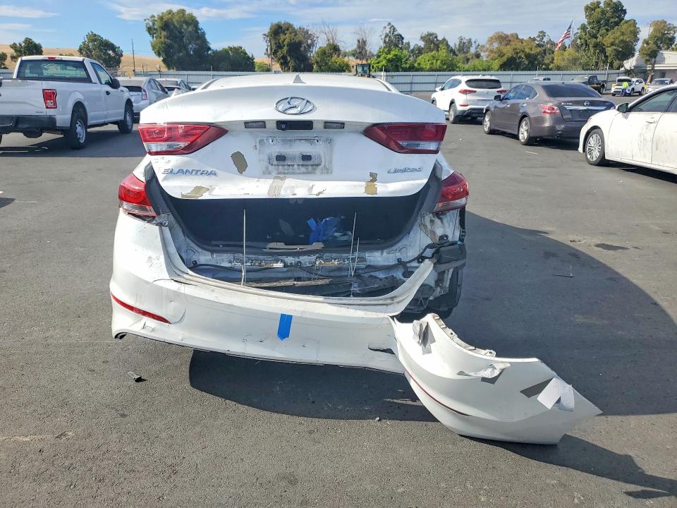 60632616 :رقم المزاد ، 5NPD84LF8HH085766 vin ، 2017 Hyundai Elantra مزاد بيع
