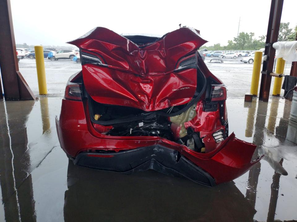 2024 Tesla Model Y მანქანა იყიდება აუქციონზე, vin: 7SAYGDEE1RA257029, აუქციონის ნომერი: 61310656