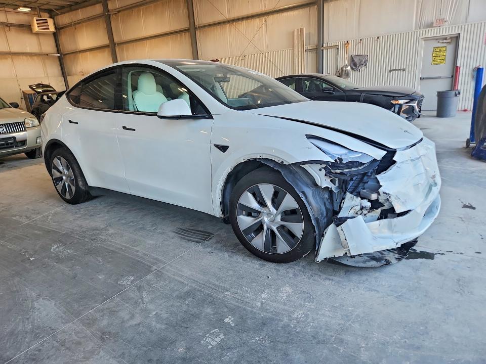 61222396 :رقم المزاد ، 7SAYGAEE1PF759294 vin ، 2023 Tesla Model Y مزاد بيع